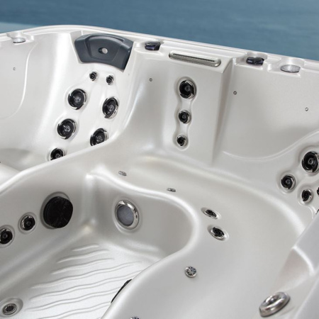 Гидромассажный спа бассейн Lovia Spa L503